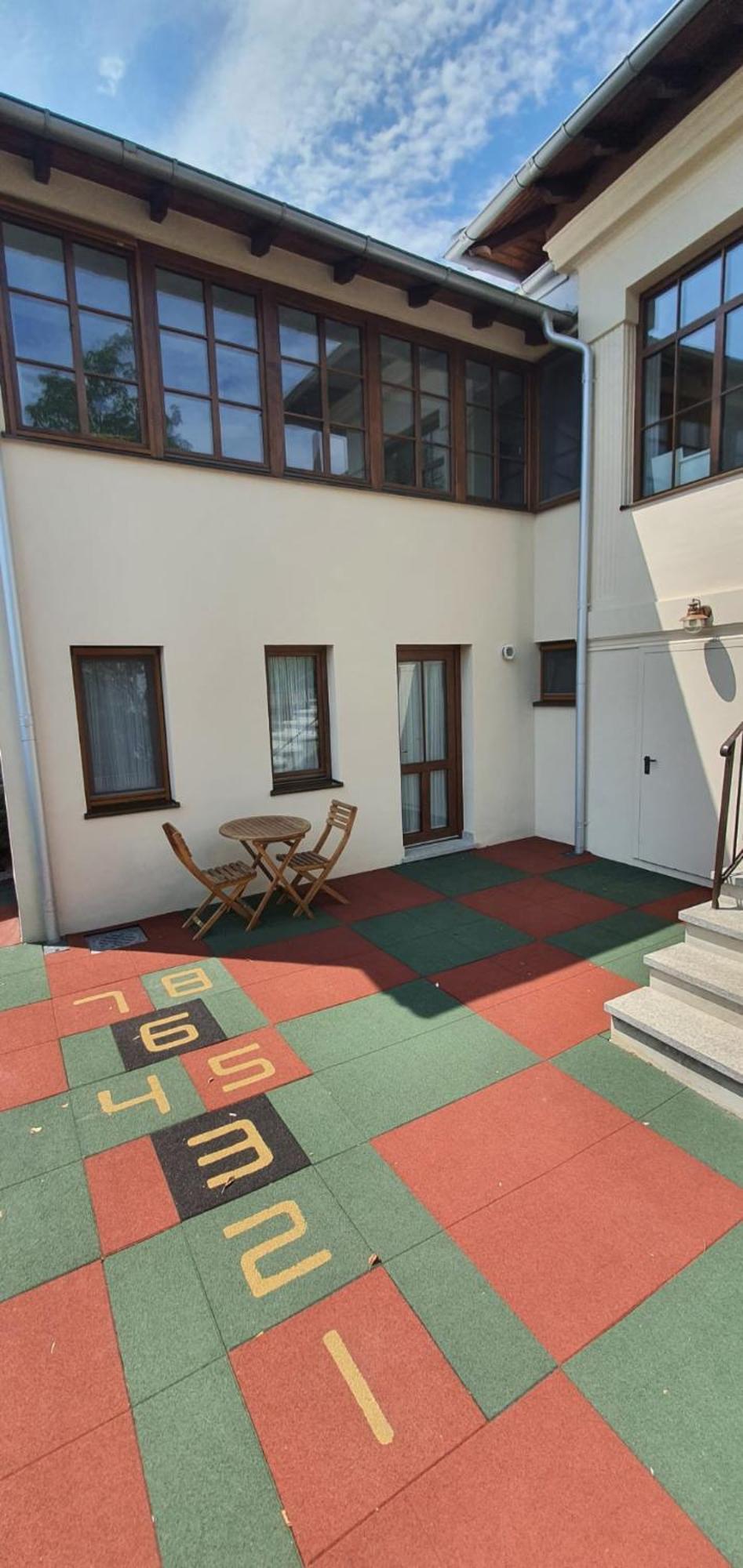 Old Town Apartament Appartement Targoviste Buitenkant foto
